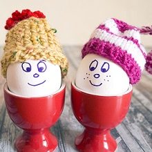 2 boiled eggs with hats